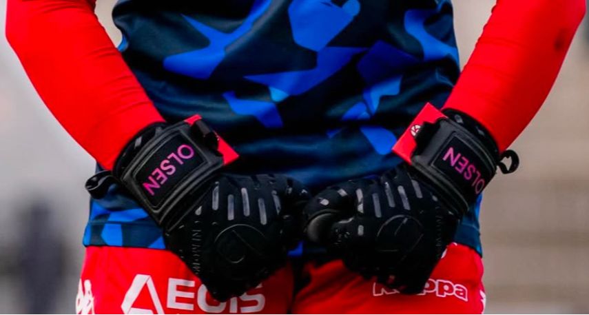 GLOVE CUSTOMISATION